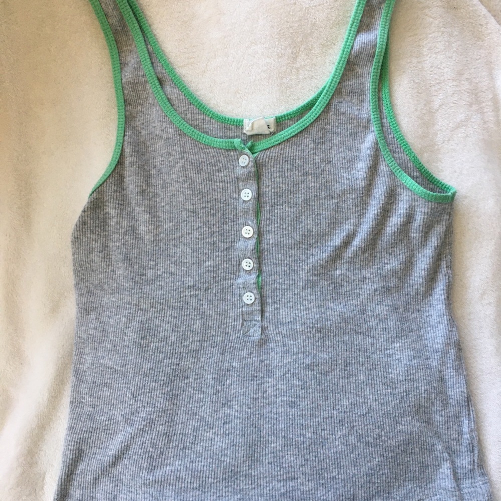 Tank - Picture 2 of 5